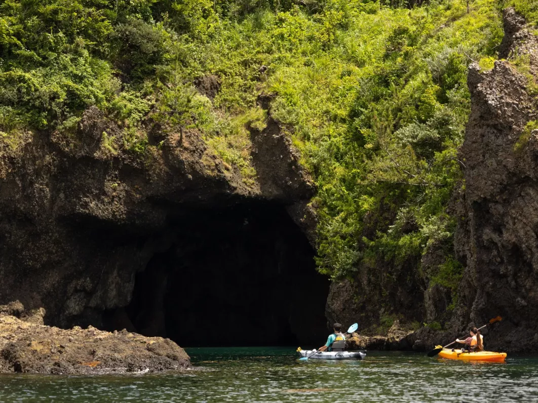 A kayaking adventure in Ryuodo Cave